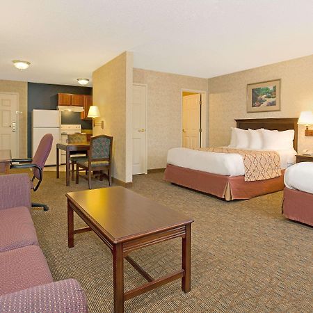Hawthorn Suites By Wyndham Cincinnati/Sharonville Bagian luar foto
