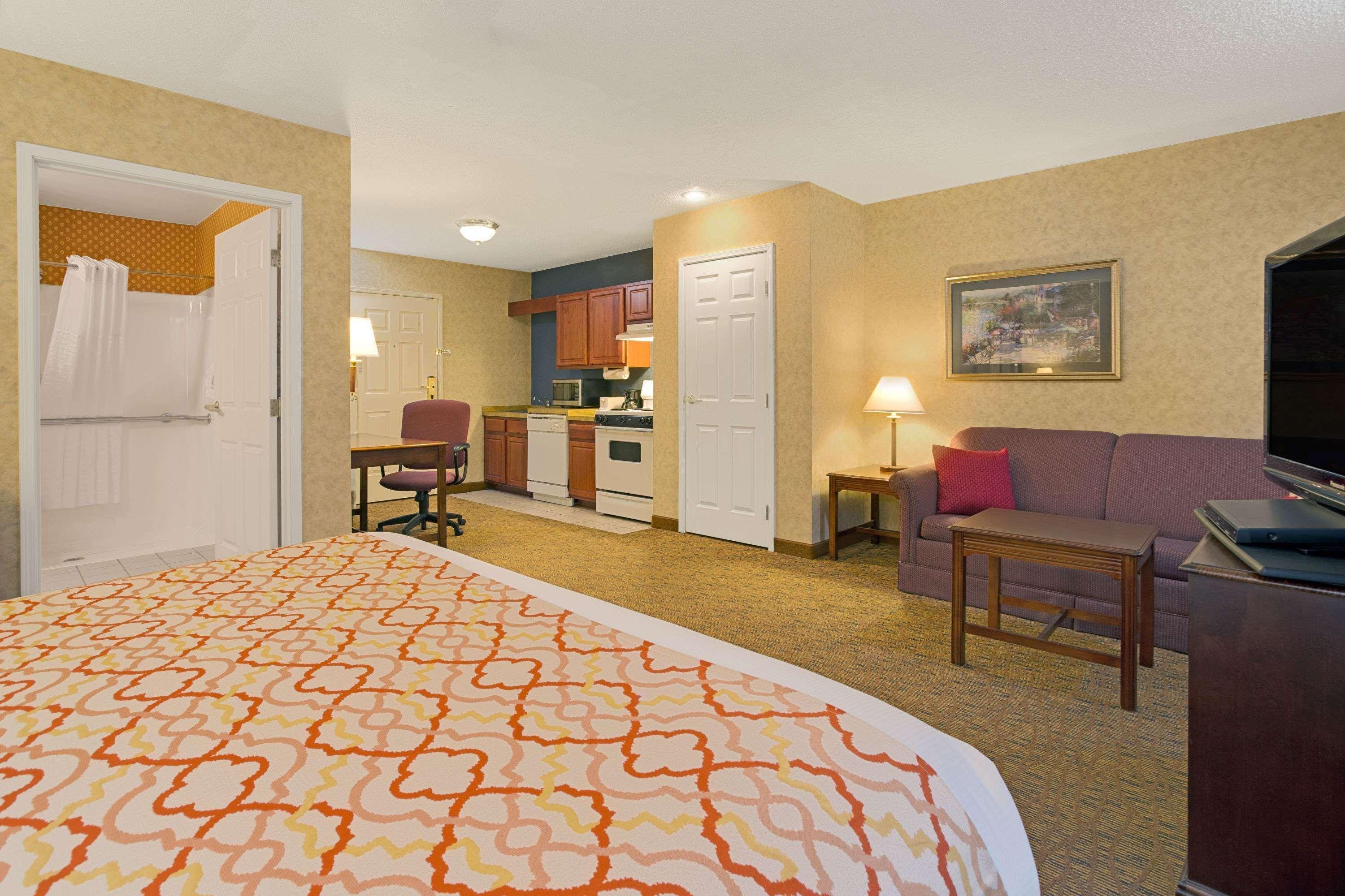 Hawthorn Suites By Wyndham Cincinnati/Sharonville Bagian luar foto